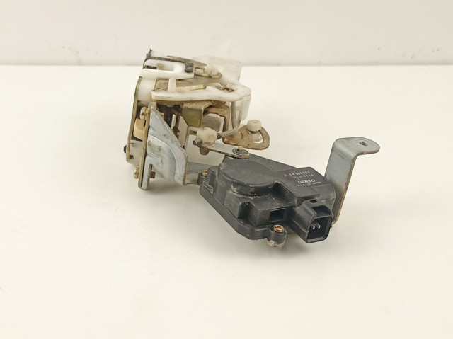 Cerradura de puerta trasera izquierda Mitsubishi MR349287