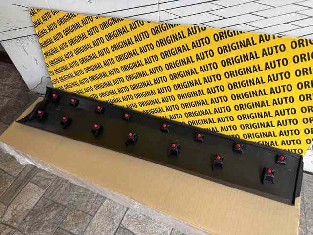 Comprar DFR551RB0B Mazda Moldura de puerta delantera izquierda inferior