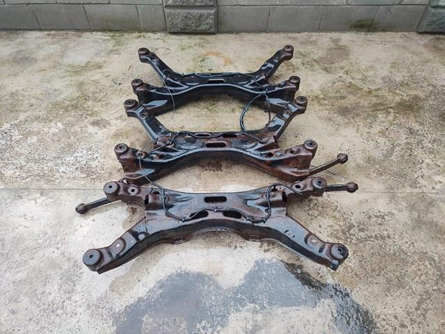 24428425 General Motors Subchasis trasero soporte motor