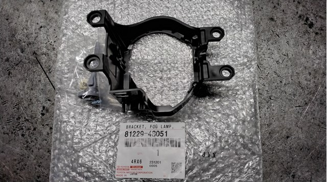 Soporte, faro antiniebla derecho Toyota Tundra 