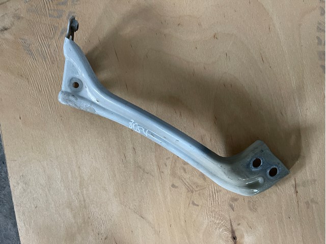 Soporte delantero de guardabarros delantero derecho AND 30121910 precio, desde 25,23 EUR