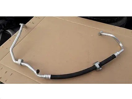 Manguera de aire acondicionado, de deshidratador a compresor 924809912R Renault (RVI)
