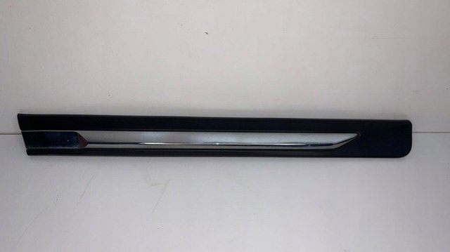 Comprar 828766FR0A Nissan/Infiniti Moldura inferior de puerta trasera derecha