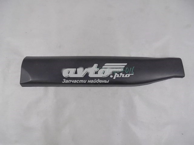 Moldura inferior de la puerta trasera derecha NISSAN 82876JG00A