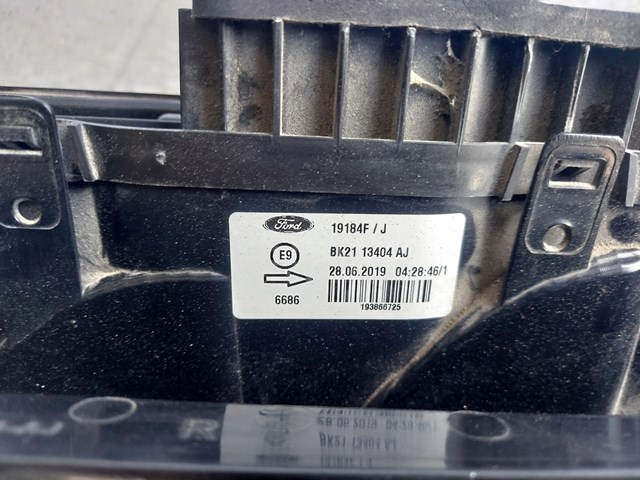 BK2113404AJ Ford Piloto trasero derecho
