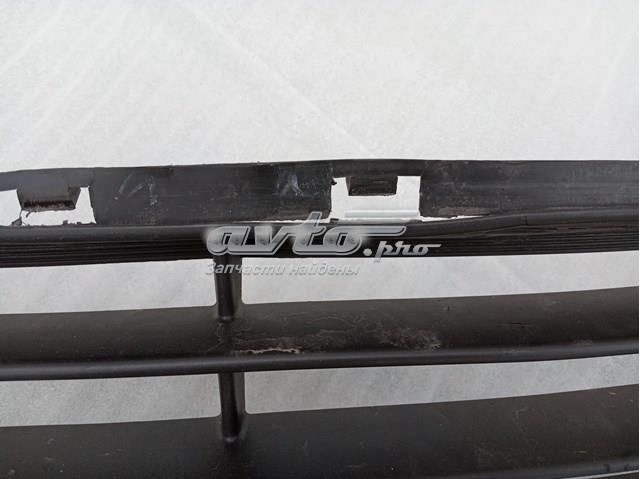 Rejilla inferior del parachoques delantero 865603X700 Hyundai/Kia
