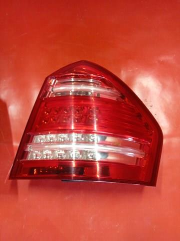 Piloto trasero derecho A1648203464 Mercedes