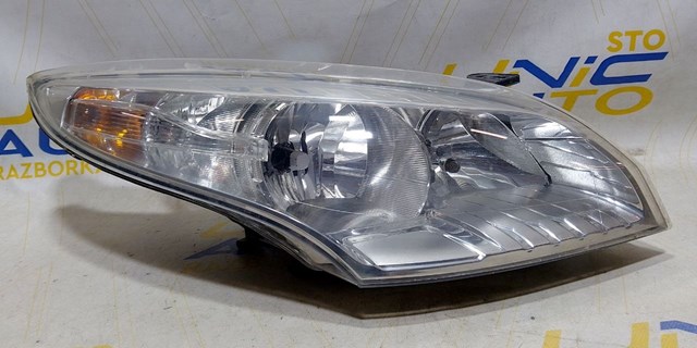 Faro derecho 260100017R Renault (RVI)