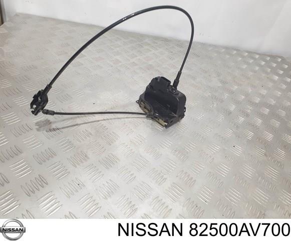 82500AV700 Nissan cerradura de puerta trasera derecha