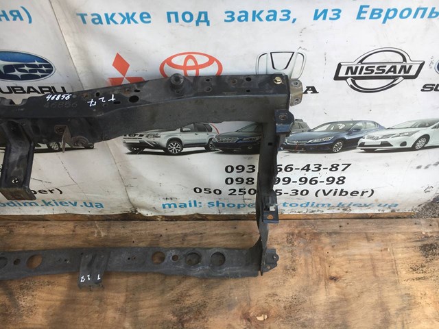 Soporte de radiador completo (panel de montaje para foco) Toyota Avensis (T27)