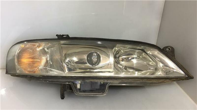 1216070 Opel faro derecho