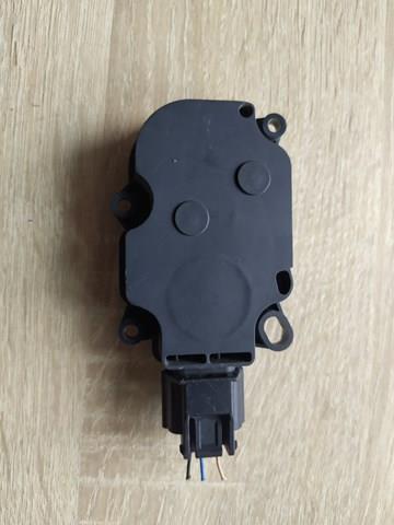 Comprar 214216FR0A Nissan/Infiniti Persiana del radiador