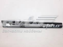 Moldura inferior de puerta trasera izquierda 828776FR0A Nissan/Infiniti