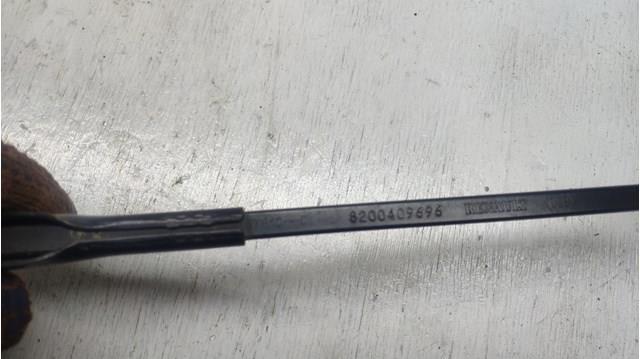 Brazo del limpiaparabrisas 8200409696 Renault (RVI)