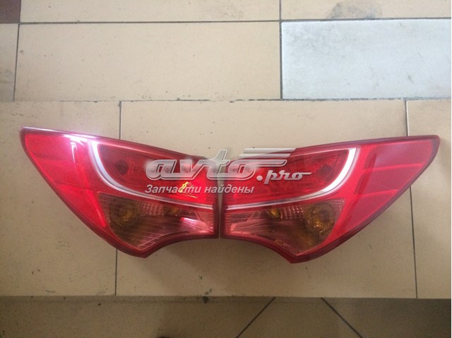 Piloto trasero exterior derecho 924022W030 Hyundai/Kia