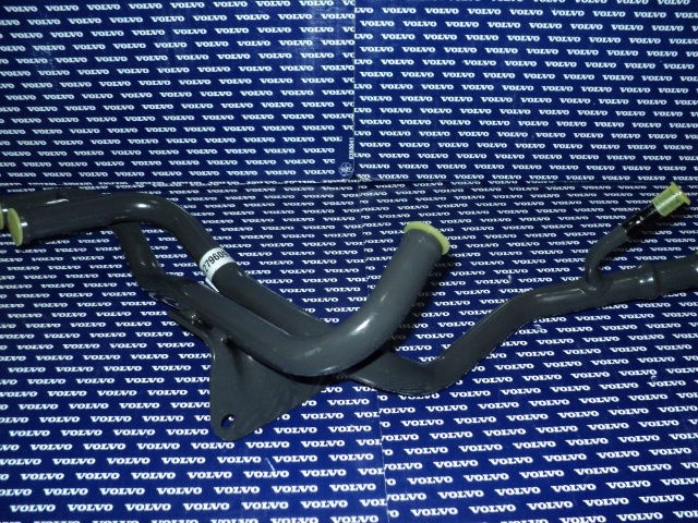 21279609 Volvo Manguera doble del radiador de la calefacción
