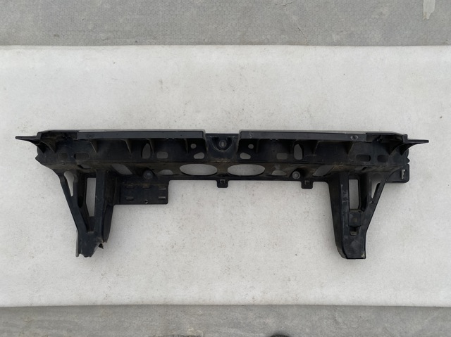 Soporte central del parachoques trasero BMW 7294391