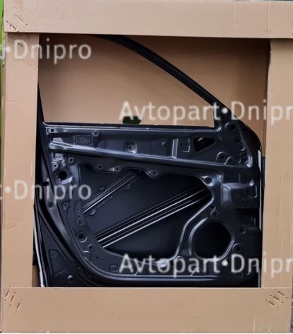 Puerta delantera izquierda KBY05902XE Mazda