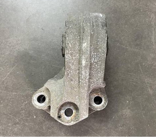 Comprar 94543716 General Motors Soporte de motor trasero