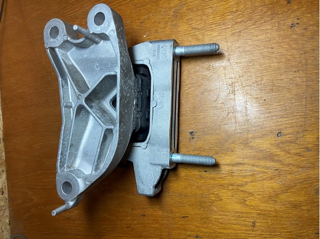 Soporte de motor derecho 9826533880 Peugeot/Citroen