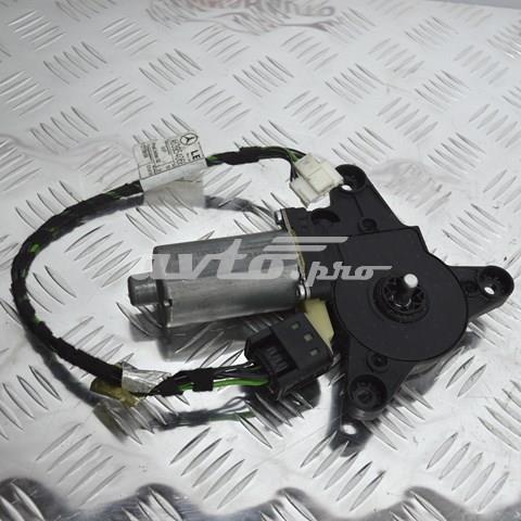 Motor del elevalunas de la puerta delantera derecha 0130821940 Mercedes