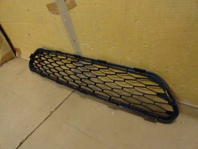 Rejilla central del parachoques delantero 622544CE0A Nissan/Infiniti