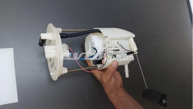 Bomba de gasolina PE1A1335X Mazda