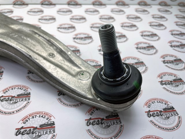 Brazo inferior derecho de la suspensión delantera A2473308802 Mercedes