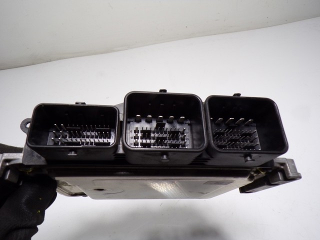 Módulo de control del motor Peugeot 208 I