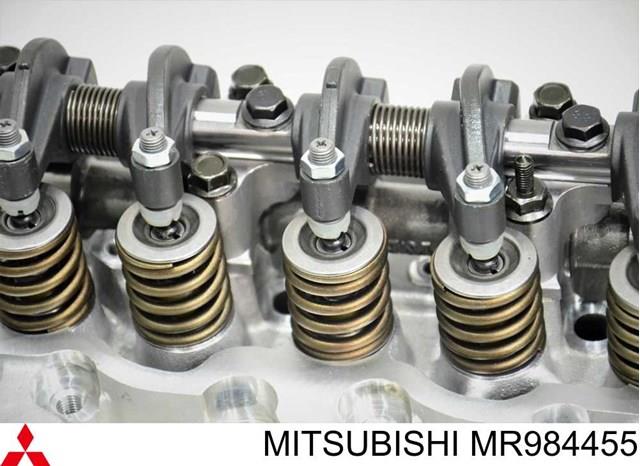 MD185922 Mitsubishi culata