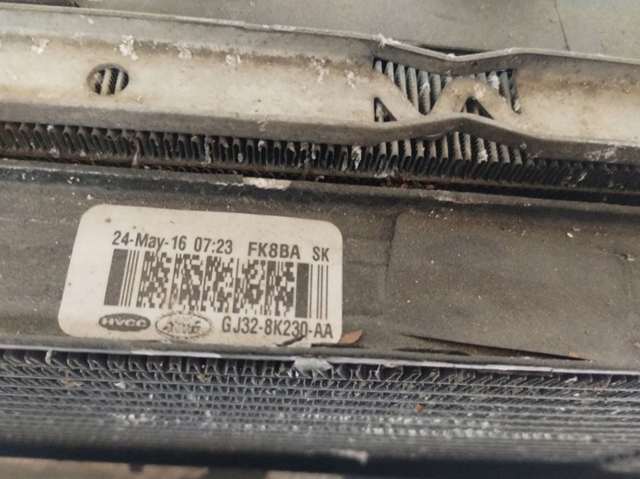 Radiador de água Jaguar J9C7323