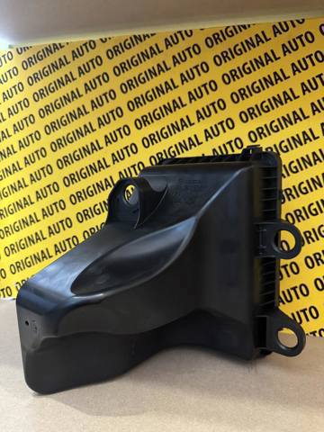 PAJ8133AY Mazda Caja del filtro de aire, parte inferior