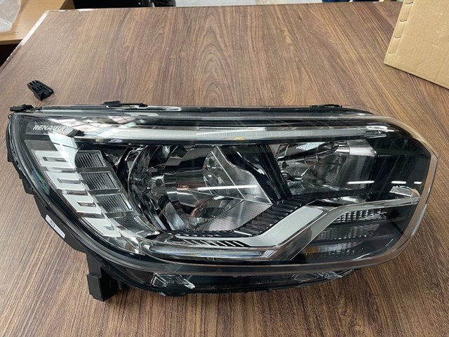 Faro derecho Renault (RVI) 260105660R precio, desde 351,04 EUR