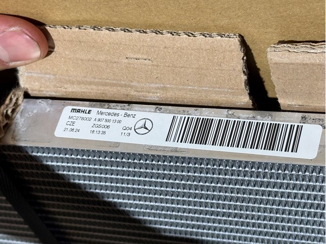 Radiador adicional de refrigeración del motor Mercedes A9075001300