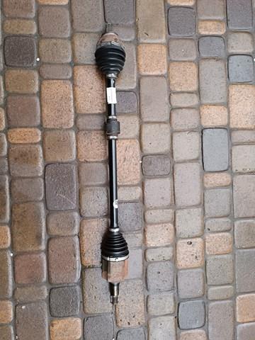 Semieje delantero derecho 5QN407272N VAG