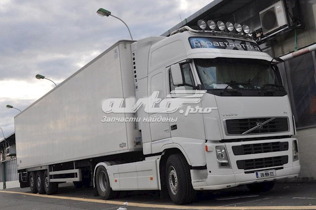 Estribo derecho 20529640 Volvo
