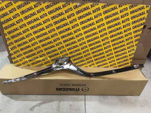 GSH7507K0D Mazda Moldura izquierda de la parrilla del radiador