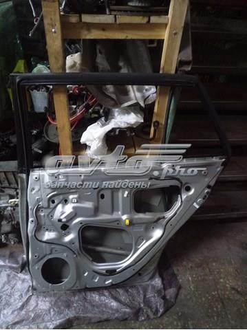 Puerta trasera derecha Toyota Avensis (T25)