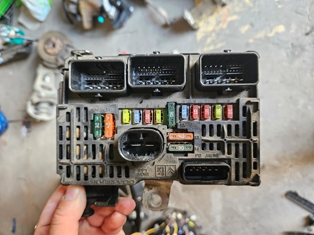 Caja de fusibles 9661682580 Peugeot/Citroen