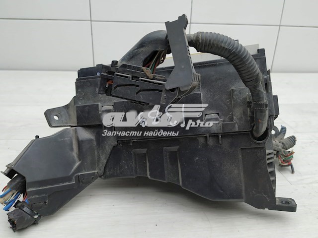 Comprar Caja de fusibles Toyota Auris UKP E15