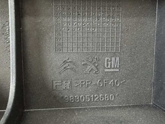 Soporte de radiador superior (panel de montaje para foco) Peugeot/Citroen 9830512680