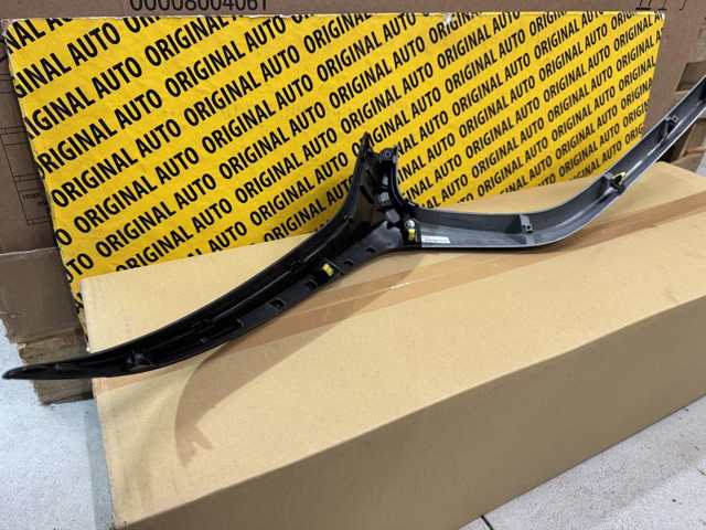 Comprar BCKN50770C Mazda Moldura izquierda de la parrilla del radiador
