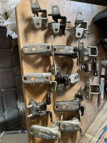 Conjunto de bisagra, puerta del maletero Mitsubishi Outlander XL (CWW)