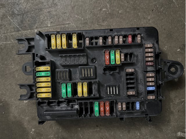 Caja reles BMW 61149389070