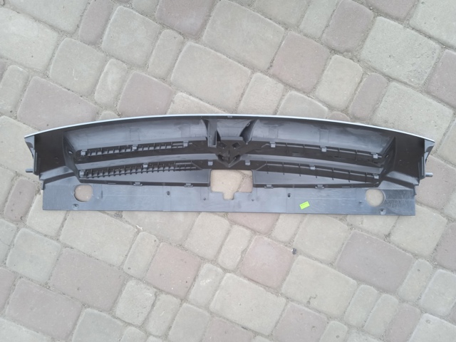 Rejilla Polcar 235105R