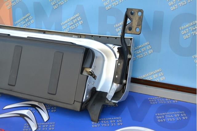Q3760431 Q-fix Porton trasero