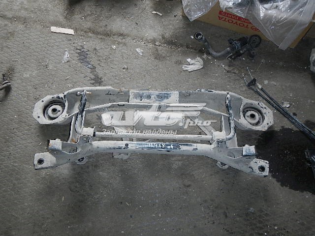 1758060 Ford subchasis trasero soporte motor