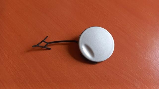 Comprar 13225748 General Motors Tapa del enganche de remolcado delantera