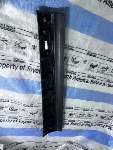 Moldura de puerta delantera izquierda inferior Hyundai/Kia 87721N7000