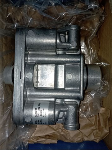 Válvula del repartidor ZF Parts 0501212582 precio, desde 443,82 EUR
